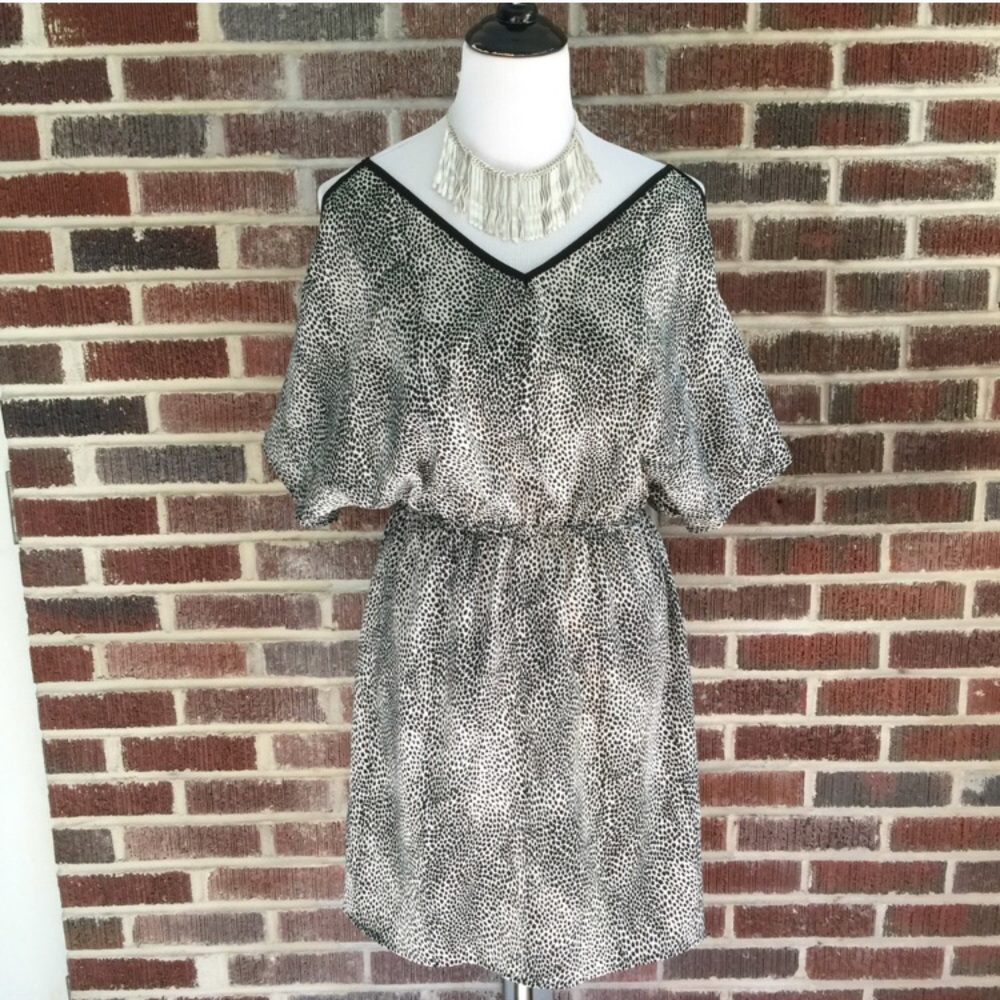 CoCoLove Cold Shoulder B&W Animal Print Dress Sz M